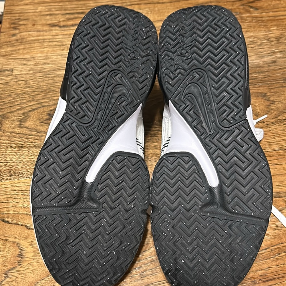 Nike Lebron Witness 6 Shoes - Picture 5 of 6